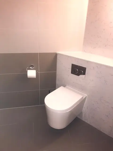 Ensuite Toilet — Klean Touch commercial cleaning, London
