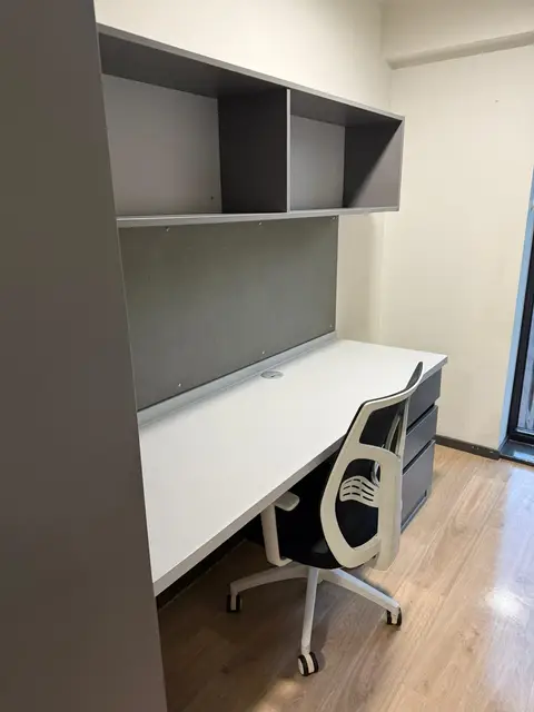 Student Bedroom Desk After — Klean Touch commercial cleaning, London