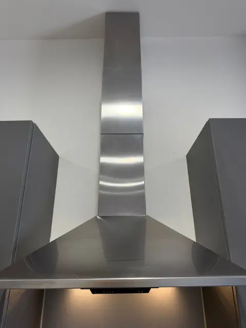 Student Kitchen Extractor Hood After — Klean Touch commercial cleaning, London
